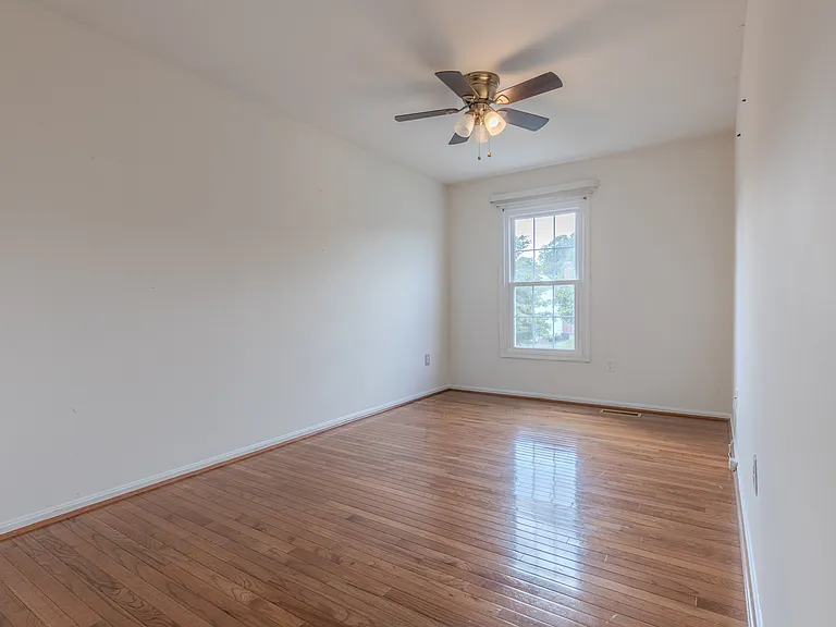 Sunflower Cir — Photo 19