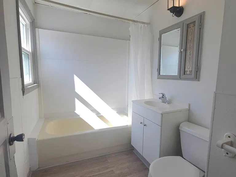 1709 Linden Ave #2 — Photo 5