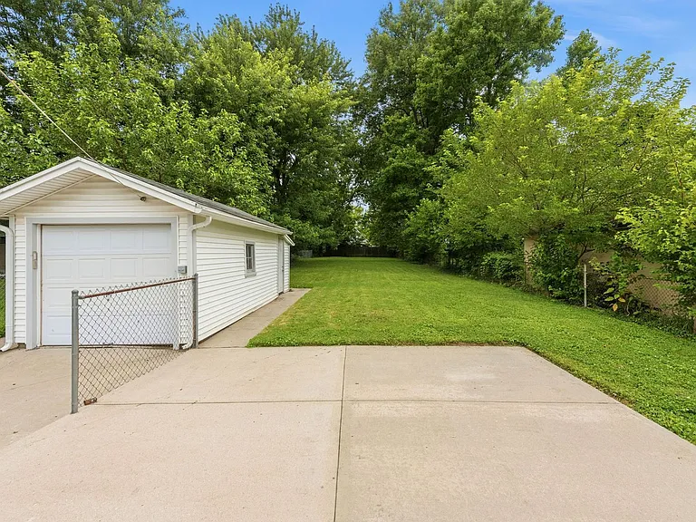 3713 Frances Ave — Photo 49