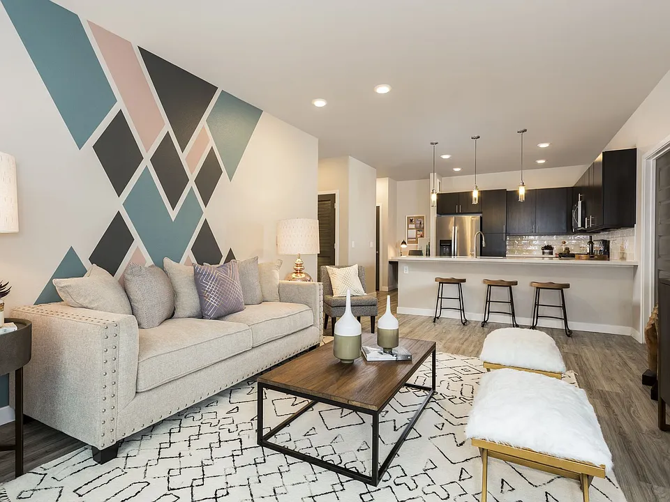 Solana Olde Town Station apartments community photo
