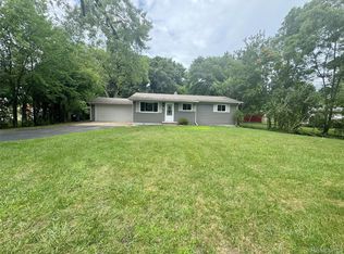 4880 Forest Ave, Waterford, MI 48328