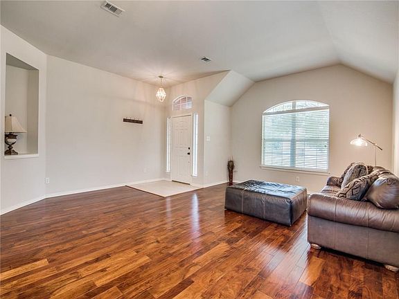 4th image of 6512 Clydesdale Ct
