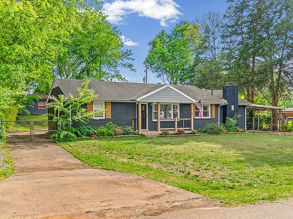 3rd image of 16 Donelson Dr