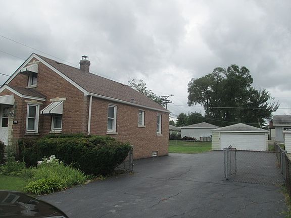 3rd image of 222 Spruce Ave