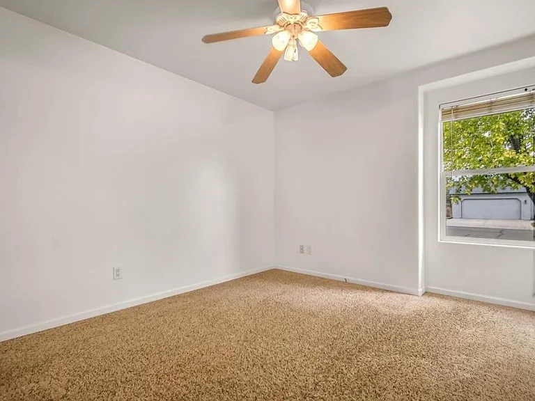 1215 Breeze Dr — Photo 14