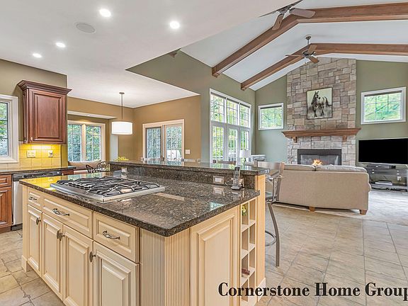 5th image of 4286 S Oak Pointe Ct NE