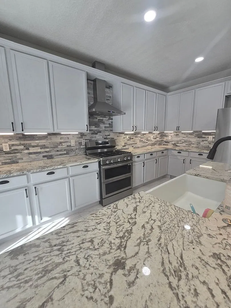 3-4 bedroom in Enchanted Hills! — Photo 1
