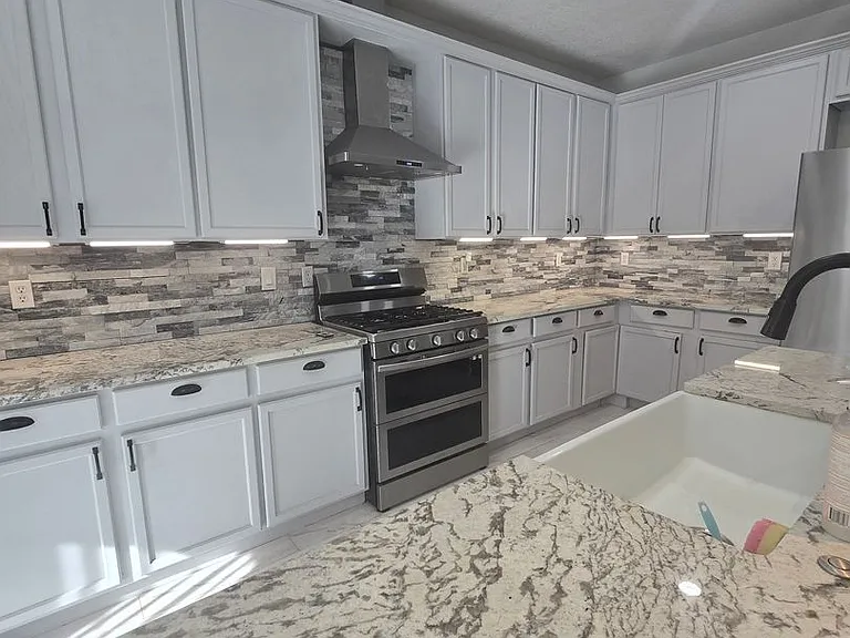 5325 Caprock Ct NE — Photo 1