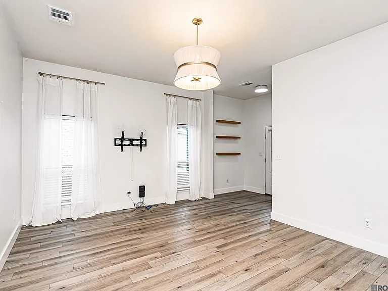 15484 Oakstone Dr — Photo 11