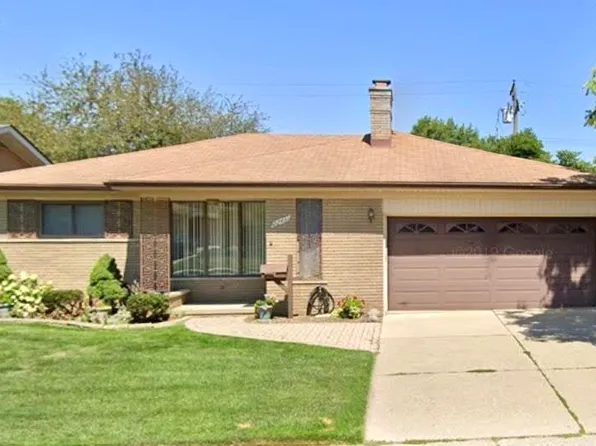 22431 Barton St, Saint Clair Shores, MI 48081