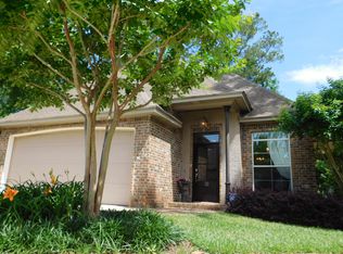 12 Village Dr, Hattiesburg, MS 39402