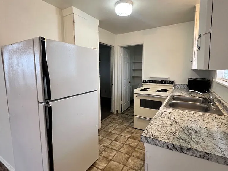 4033 Ottmar Rd NE — Photo 3