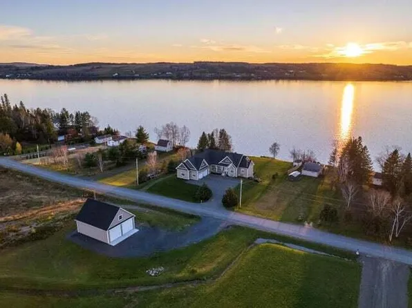 135 Green Point Road #424, Madawaska, ME 04773