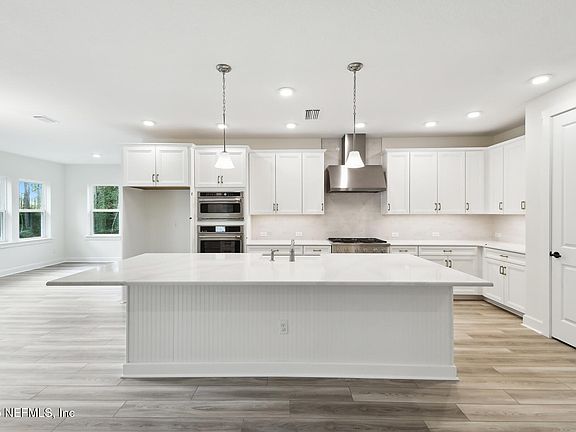 4th image of 174 OLD HALE Way