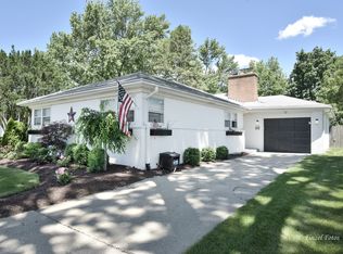 611 Dodson St, Geneva, IL 60134