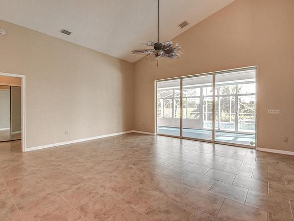 4th image of 198 SW Dalton Cir