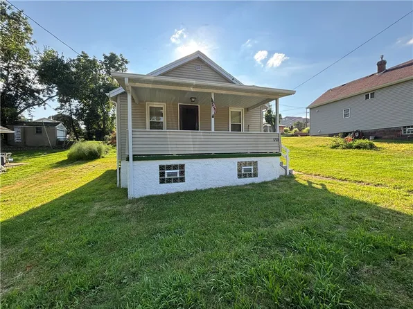 1735 Arnold St, New Kensington, PA 15068