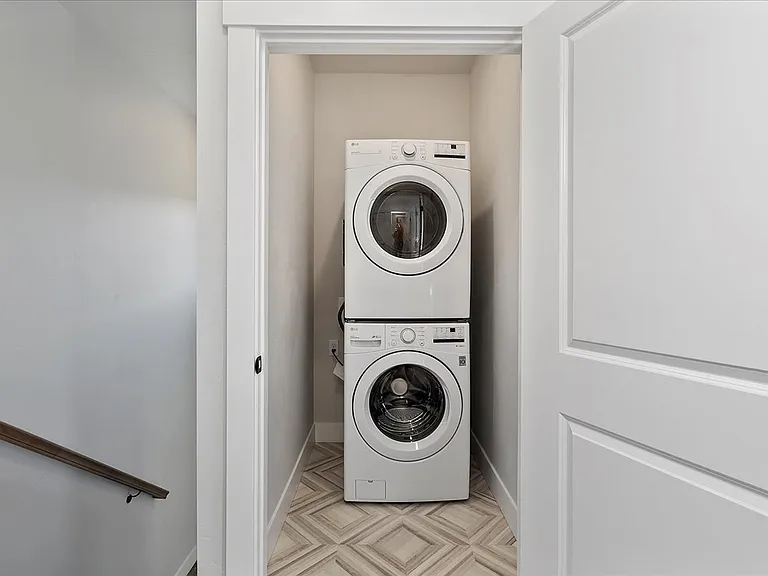 Bradbury Luxury Townhomes — Photo 42