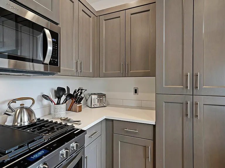 3718 NE Petrosa Ave — Photo 9