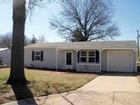 712 Gray Ave, Ponca City, OK 74601