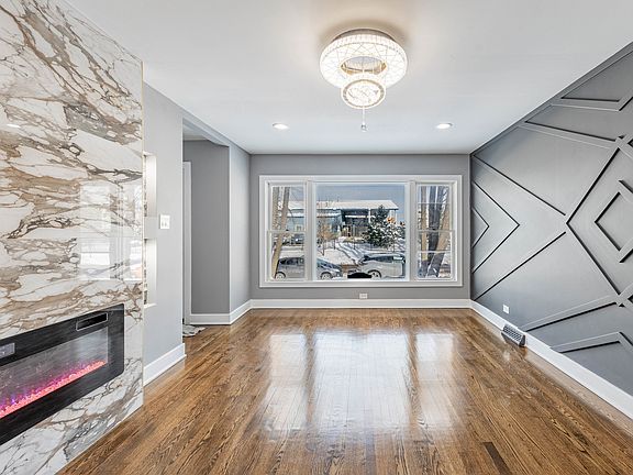 4th image of 3053 W 77th St