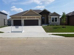 8130 NW 90th Ter, Kansas City, MO 64153
