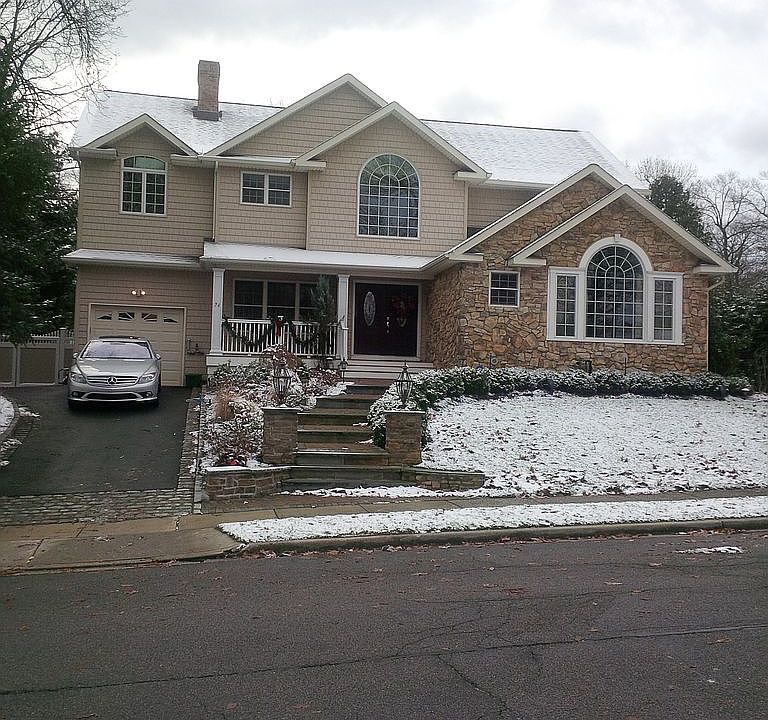 2nd image of 74 Plymouth Dr N