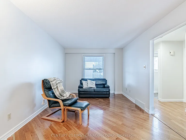 160 Conway Dr #7 — Photo 9