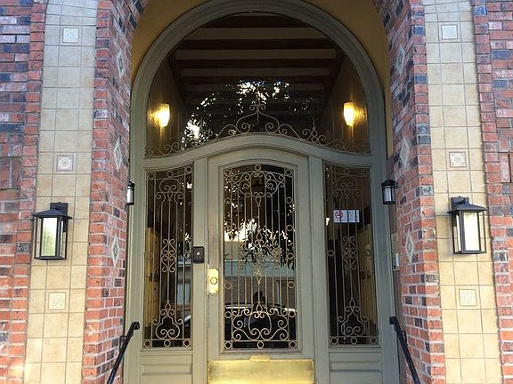 2nd image of 3201 Gough St APT 304