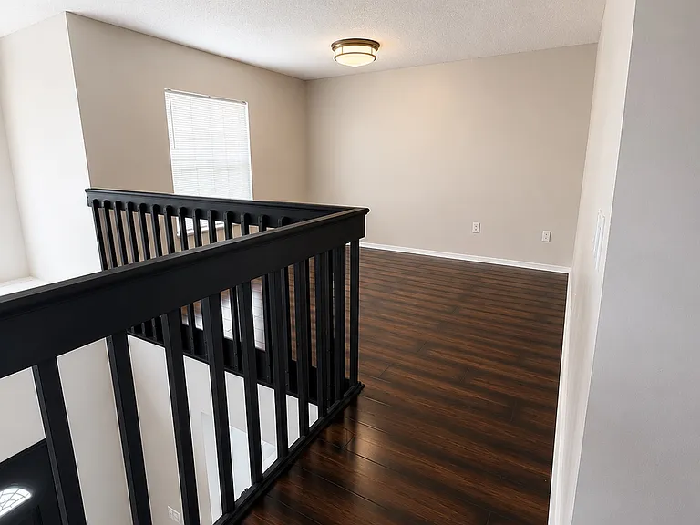 13305 Greenpointe Dr — Photo 18