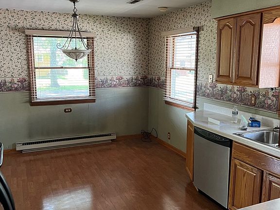 5th image of 17925 Park Ave