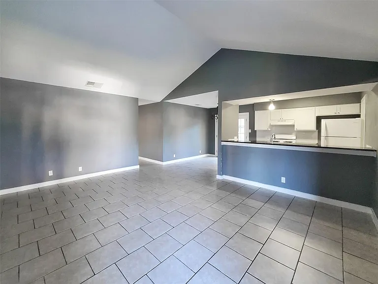 1813 Nicole Cir #B — Photo 2