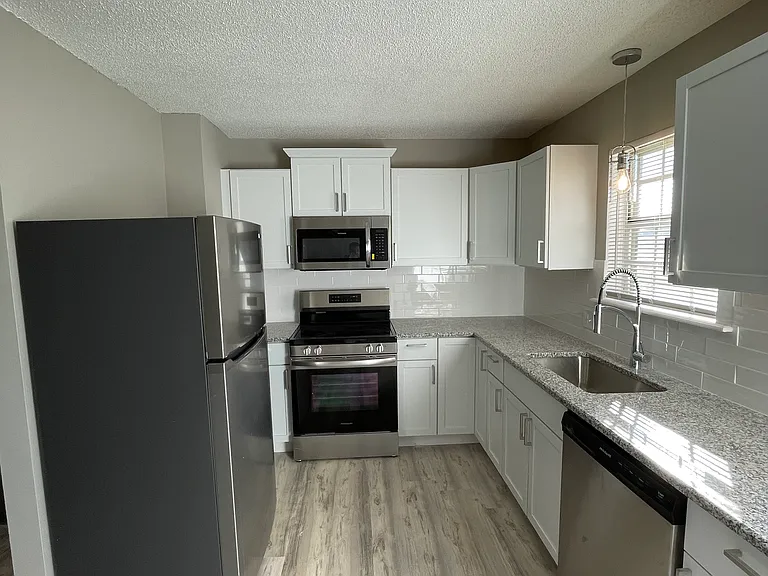 1015 N Jan Mar Dr — Photo 7