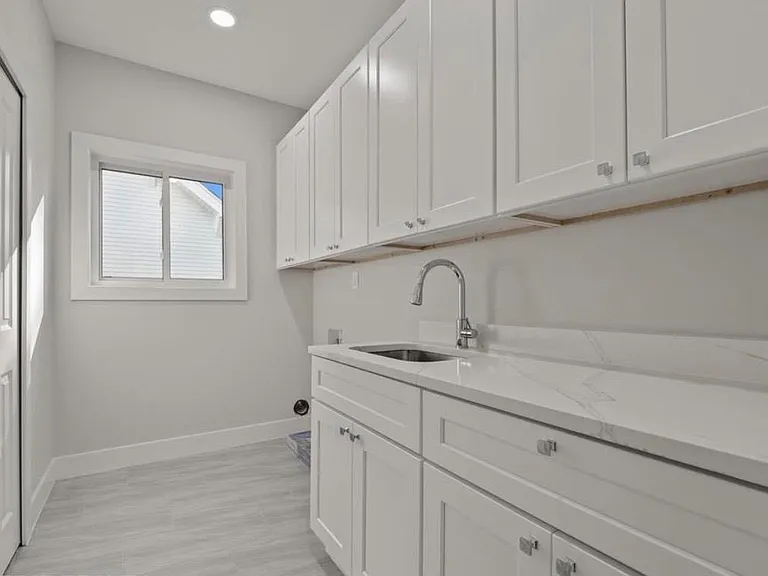 5636 Paris Dr — Photo 27