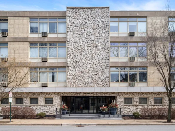222 N Marion St APT 1A, Oak Park, IL 60302
