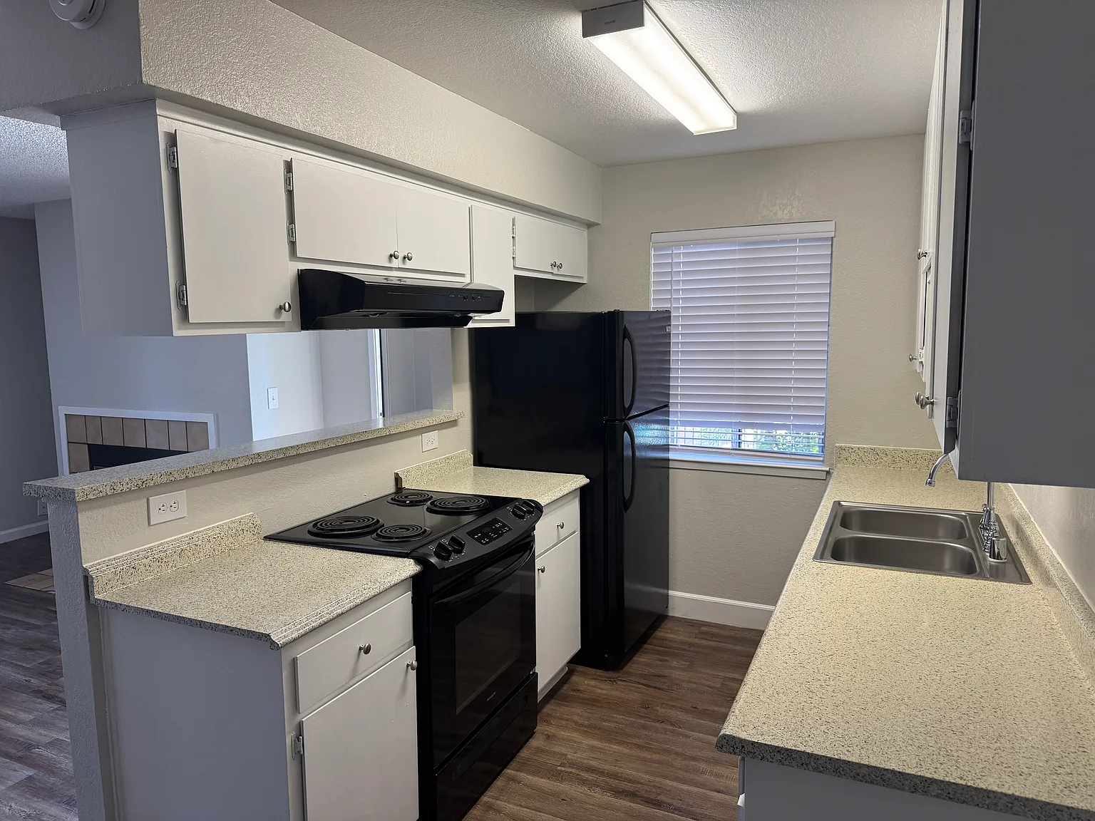 5920 Van Alstine Ave — Photo 3