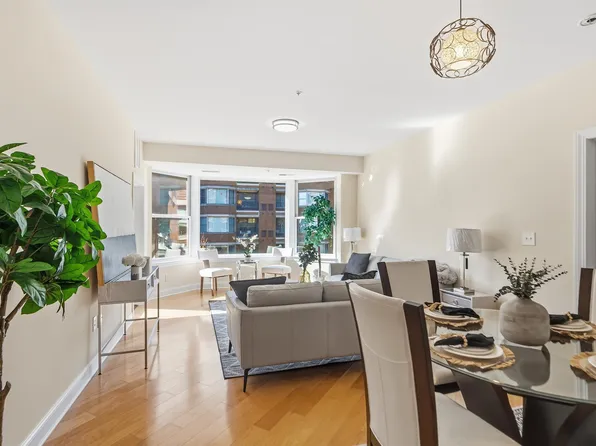 20 Avenue At Port Imperial image 9 of 45