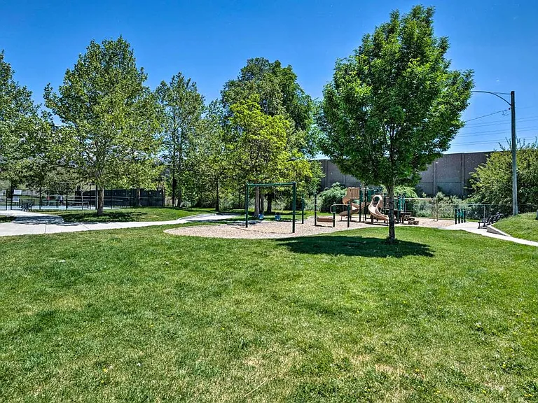 2324 S Green St #U3 — Photo 32