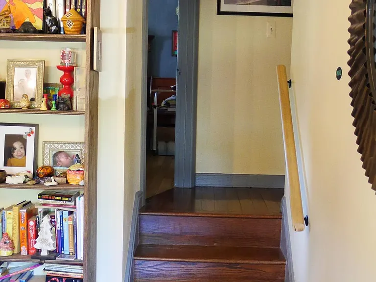 2362 Parkwood Ave — Photo 7