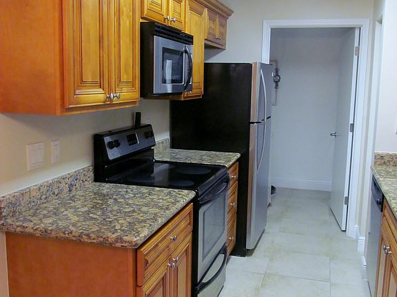 3rd image of 2504 Grassy Point Dr