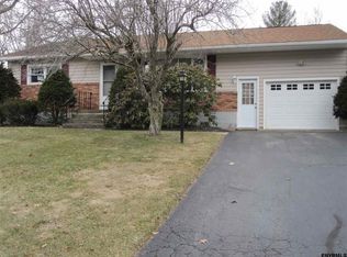 23 Saint Anthony Ln, Glenville, NY 12302