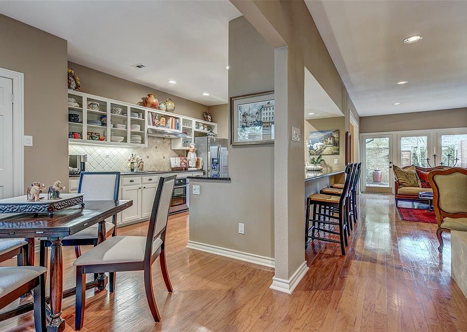 1st image of 4134 La Place Dr