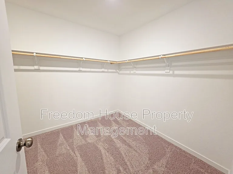 663 E Huyana Wind Dr — Photo 38