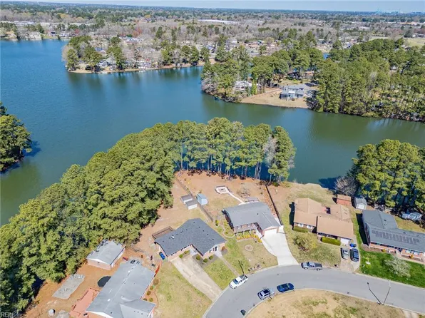 1214 Lakeview Dr, Portsmouth, VA 23701