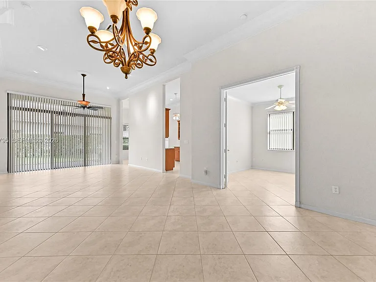 6823 Fabiano Cir — Photo 13
