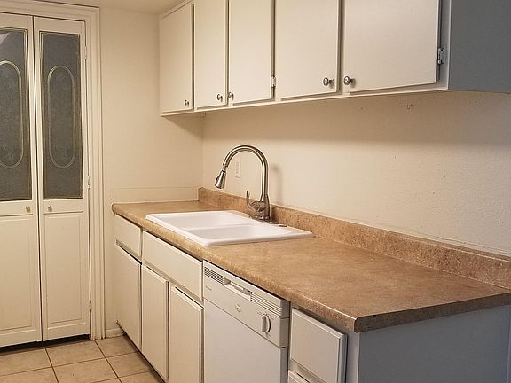 5th image of 1026 E Redfield Rd