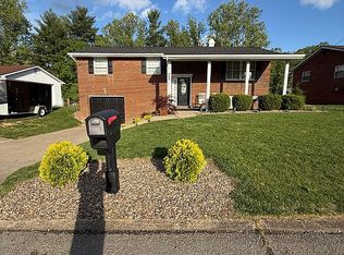 2015 Mona Ct, Milton, WV 25541