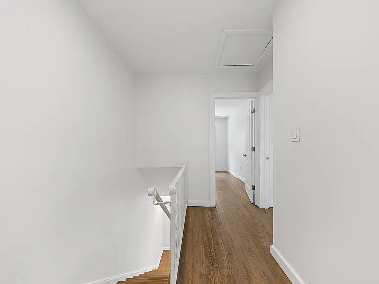 32 College St #2 — Photo 13