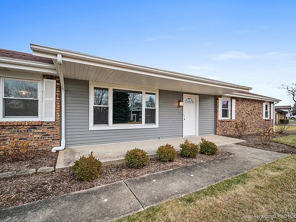 2nd image of 326 Arrowhead Dr