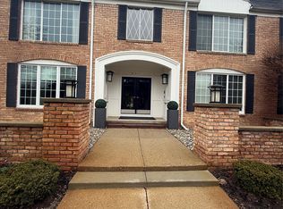 150 E Long Lake Rd, Bloomfield Hills, MI 48304